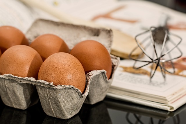poultry eggs Image by Steve Buissinne from Pixabay